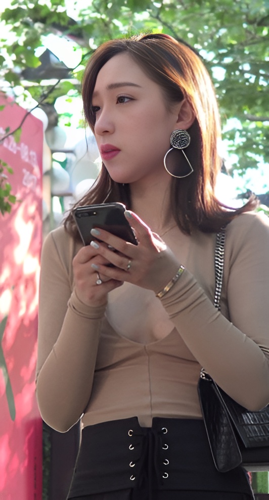 漂亮又性感的小姐姐[2.29G/MP4]